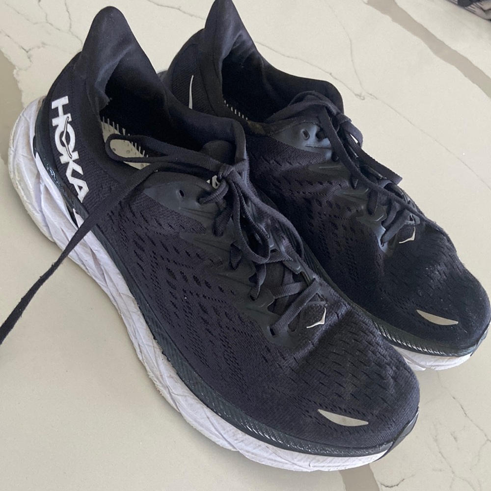 HOKA ONE ONE CLIFTON 8 SHOES